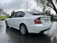 Photo of the vehicle Subaru Legacy