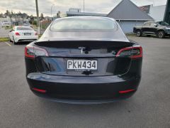 Photo of the vehicle Tesla Model 3