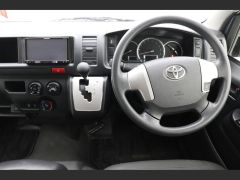 Photo of the vehicle Toyota HiAce