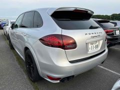 Photo of the vehicle Porsche Cayenne