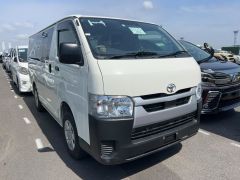 Photo of the vehicle Toyota HiAce