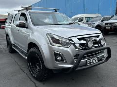 Photo of the vehicle Isuzu D-Max