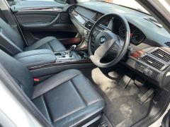 Photo of the vehicle BMW X5