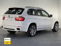 Photo of the vehicle BMW X5