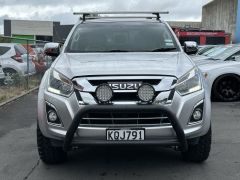 Photo of the vehicle Isuzu D-Max