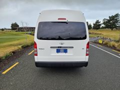 Photo of the vehicle Toyota HiAce