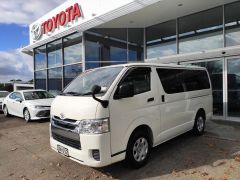 Photo of the vehicle Toyota HiAce