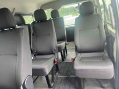 Photo of the vehicle Toyota HiAce