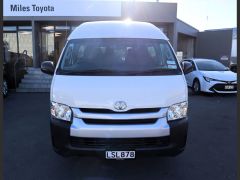 Photo of the vehicle Toyota HiAce