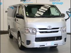 Photo of the vehicle Toyota HiAce