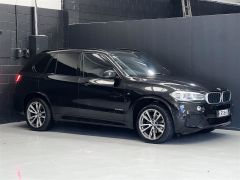 Photo of the vehicle BMW X5