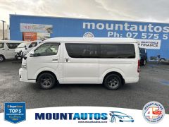 Photo of the vehicle Toyota HiAce