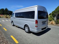 Photo of the vehicle Toyota HiAce