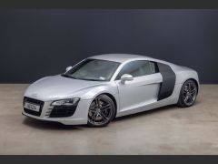 Photo of the vehicle Audi R8