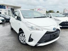 Photo of the vehicle Toyota Vitz