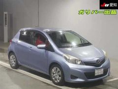 Photo of the vehicle Toyota Vitz