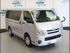 Photo of the vehicle Toyota HiAce