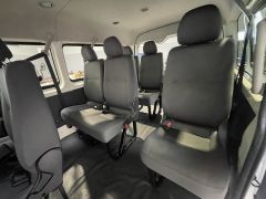 Photo of the vehicle Toyota HiAce