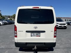 Photo of the vehicle Toyota HiAce