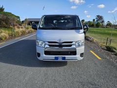 Photo of the vehicle Toyota HiAce