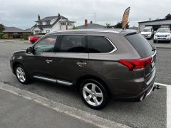 Photo of the vehicle Mitsubishi Outlander