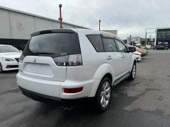 Photo of the vehicle Mitsubishi Outlander