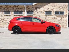 Photo of the vehicle Volvo V40