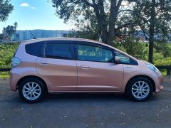 Photo of the vehicle Honda Fit