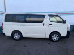 Photo of the vehicle Toyota HiAce