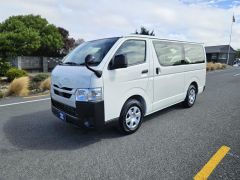 Photo of the vehicle Toyota HiAce