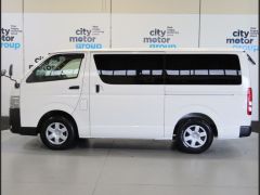 Photo of the vehicle Toyota HiAce