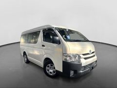 Photo of the vehicle Toyota HiAce