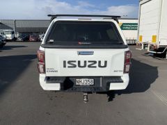 Photo of the vehicle Isuzu D-Max