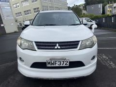 Photo of the vehicle Mitsubishi Outlander