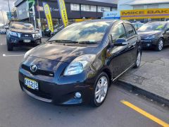 Photo of the vehicle Toyota Vitz