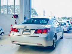 Photo of the vehicle Toyota Crown