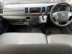 Photo of the vehicle Toyota HiAce