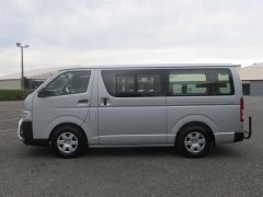 Photo of the vehicle Toyota HiAce