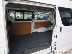 Photo of the vehicle Toyota HiAce