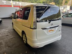 Photo of the vehicle Nissan Serena