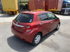 Photo of the vehicle Toyota Vitz