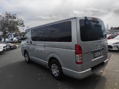 Photo of the vehicle Toyota HiAce