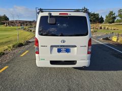 Photo of the vehicle Toyota HiAce