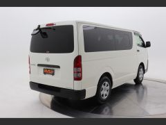 Photo of the vehicle Toyota HiAce