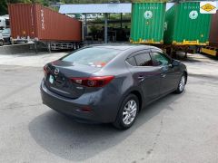 Photo of the vehicle Mazda Axela