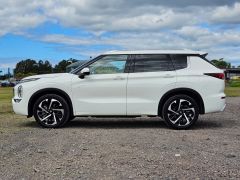 Photo of the vehicle Mitsubishi Outlander