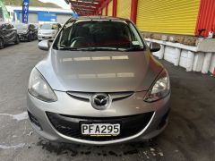 Photo of the vehicle Mazda Demio