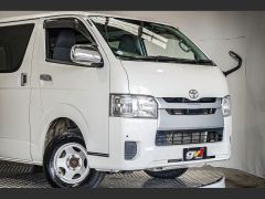 Photo of the vehicle Toyota HiAce