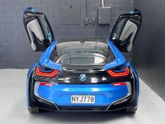 Photo of the vehicle BMW i8