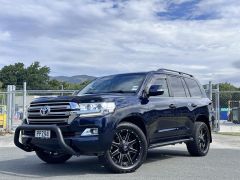 Photo of the vehicle Toyota Land Cruiser